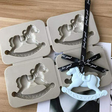 قالب سيليكون على شكل حصان صغير